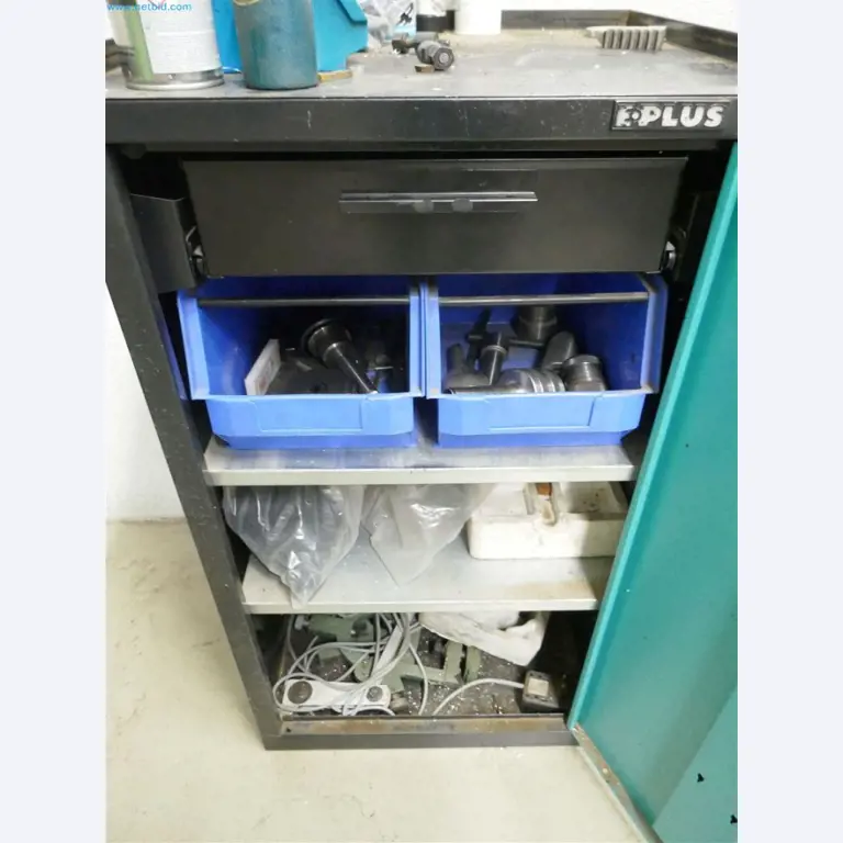 Maschinen, Warenvorräte, Lagertechnik u. Designmöbel eines Möbelherstellers-4