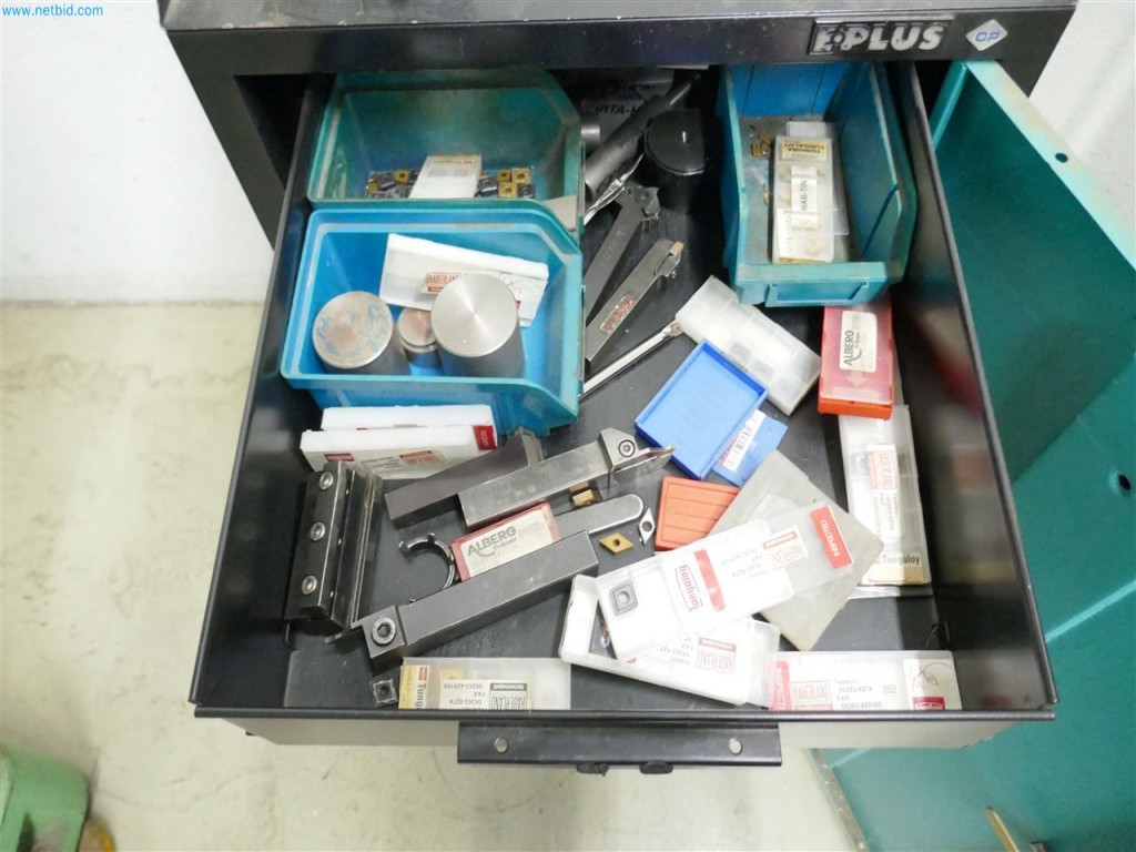 Maschinen, Warenvorräte, Lagertechnik u. Designmöbel eines Möbelherstellers-5