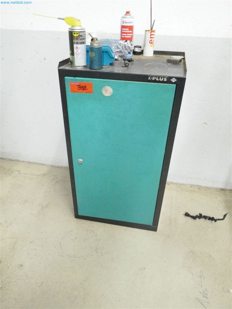 Maschinen, Warenvorräte, Lagertechnik u. Designmöbel eines Möbelherstellers-6