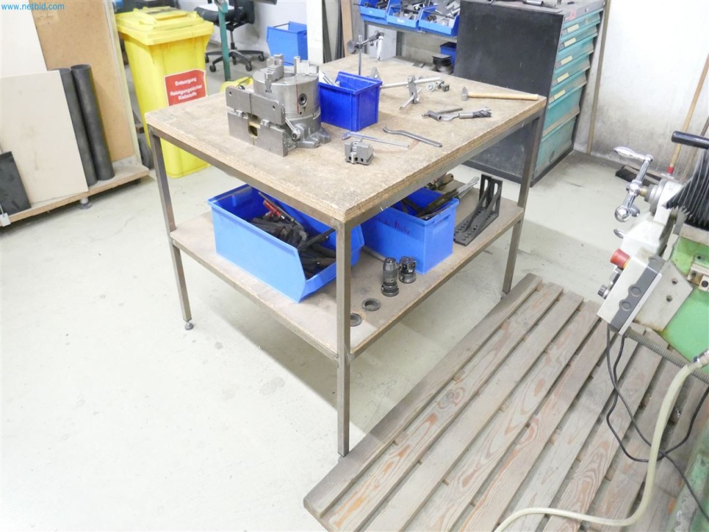 Maschinen, Warenvorräte, Lagertechnik u. Designmöbel eines Möbelherstellers-9