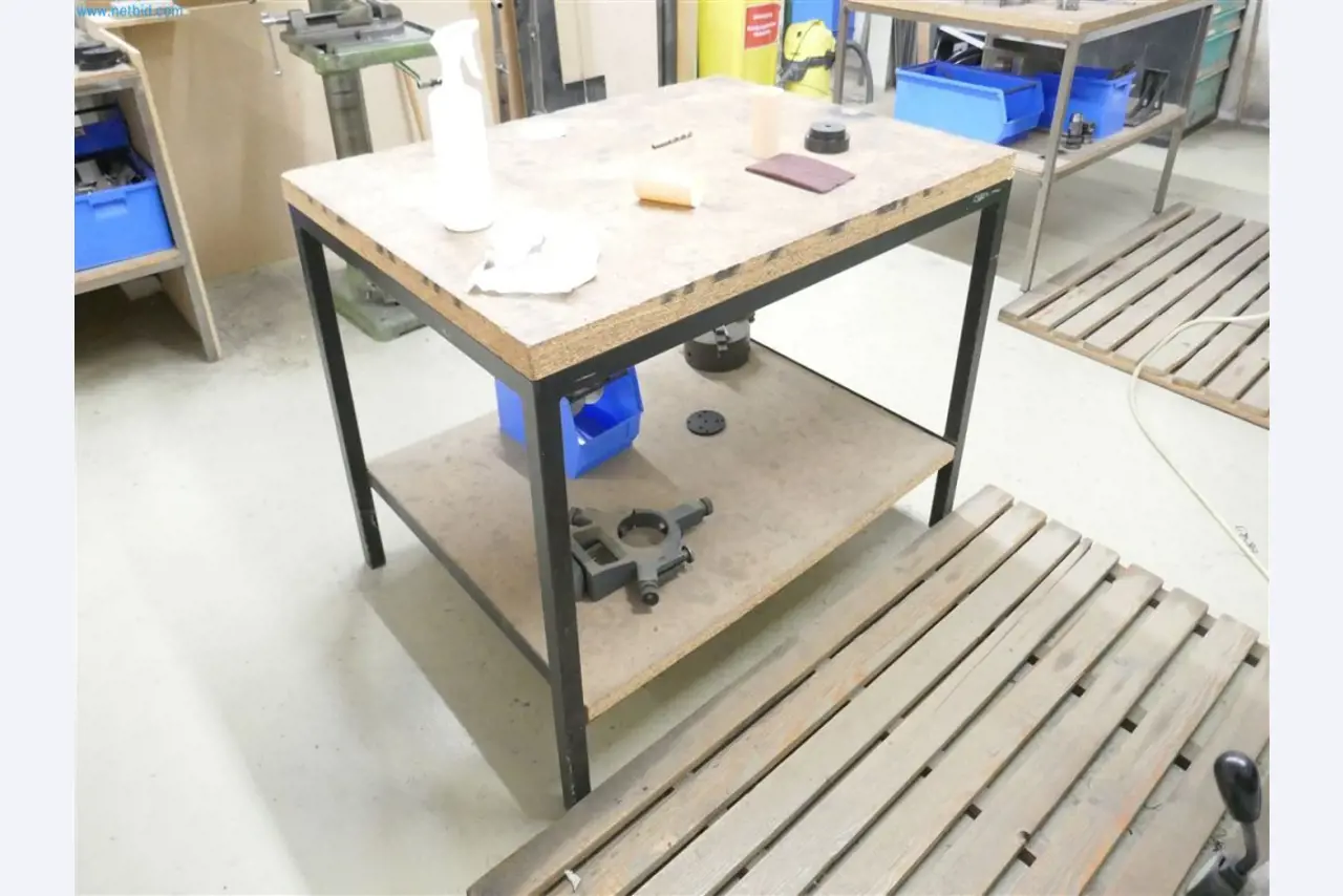 Maschinen, Warenvorräte, Lagertechnik u. Designmöbel eines Möbelherstellers-7