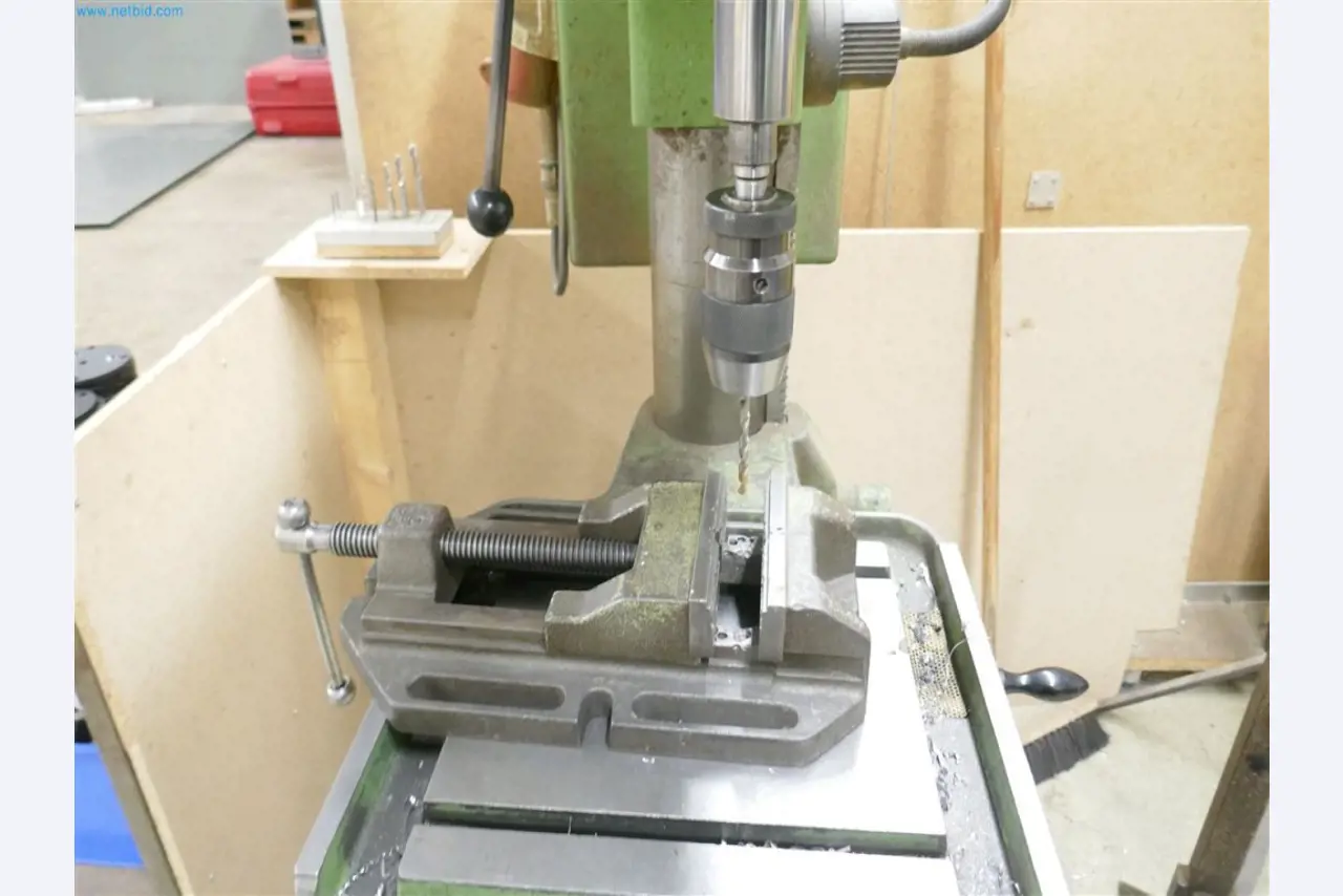 Maschinen, Warenvorräte, Lagertechnik u. Designmöbel eines Möbelherstellers-2