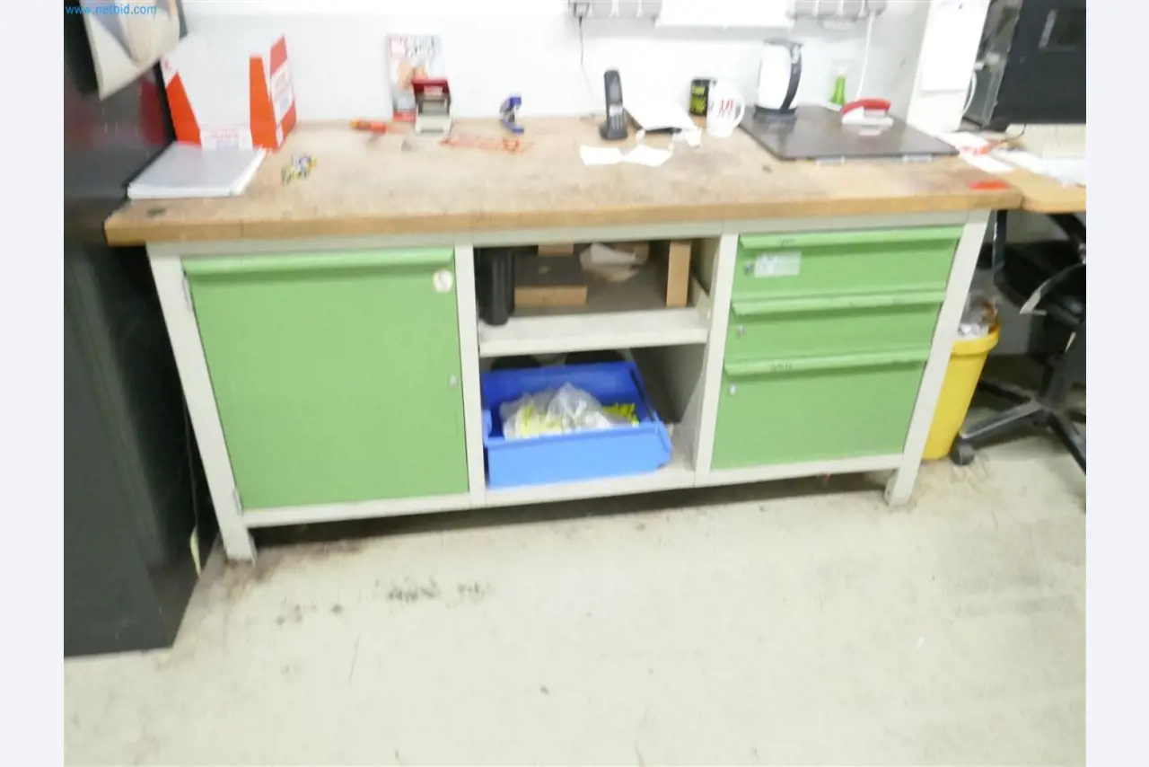 Máquinas, inventarios, tecnología de almacenamiento y muebles de diseño de un fabricante de muebles-1