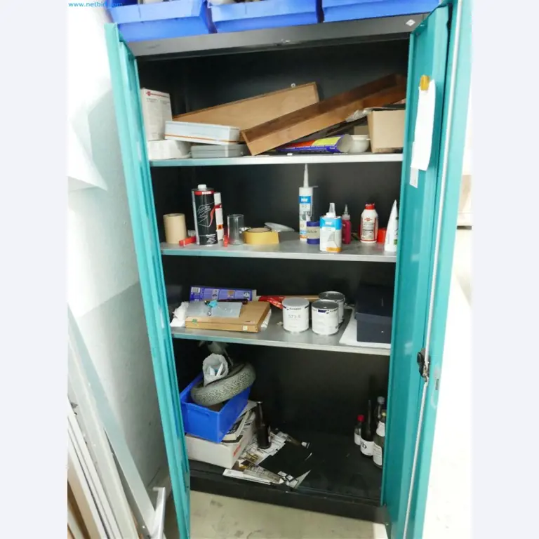 Máquinas, inventarios, tecnología de almacenamiento y muebles de diseño de un fabricante de muebles-4