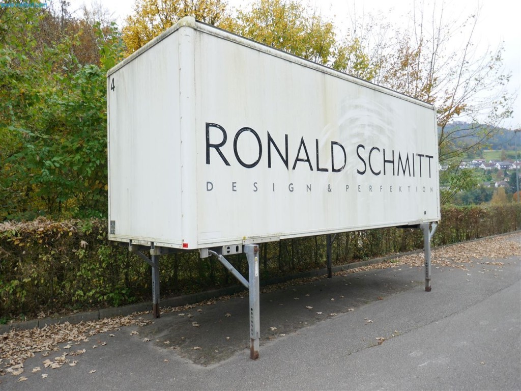 Maschinen, Warenvorräte, Lagertechnik u. Designmöbel eines Möbelherstellers-1