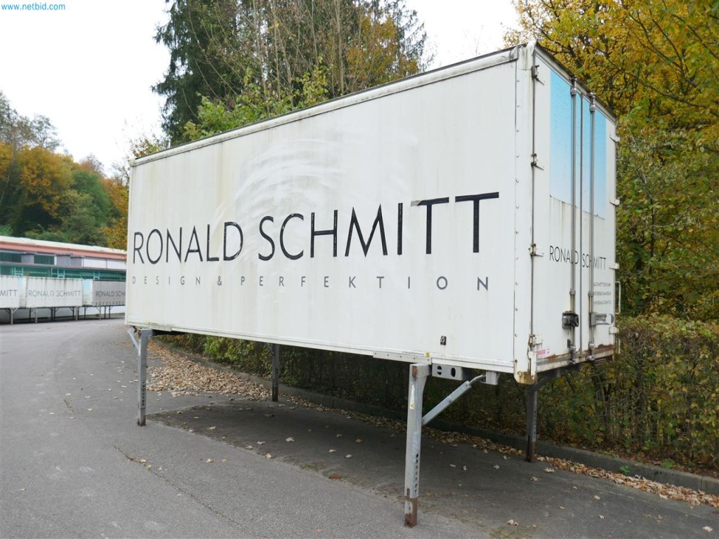 Maschinen, Warenvorräte, Lagertechnik u. Designmöbel eines Möbelherstellers-2