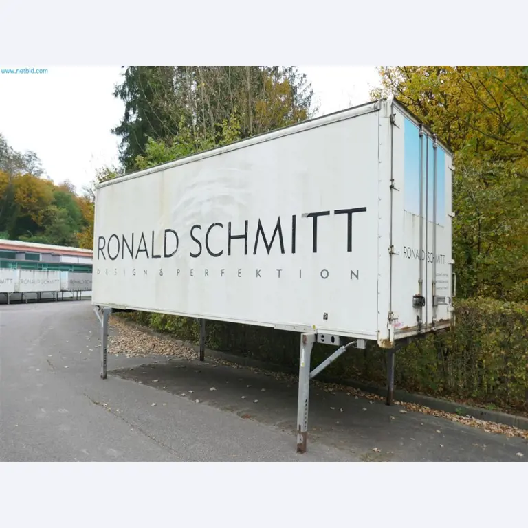 Maschinen, Warenvorräte, Lagertechnik u. Designmöbel eines Möbelherstellers-2