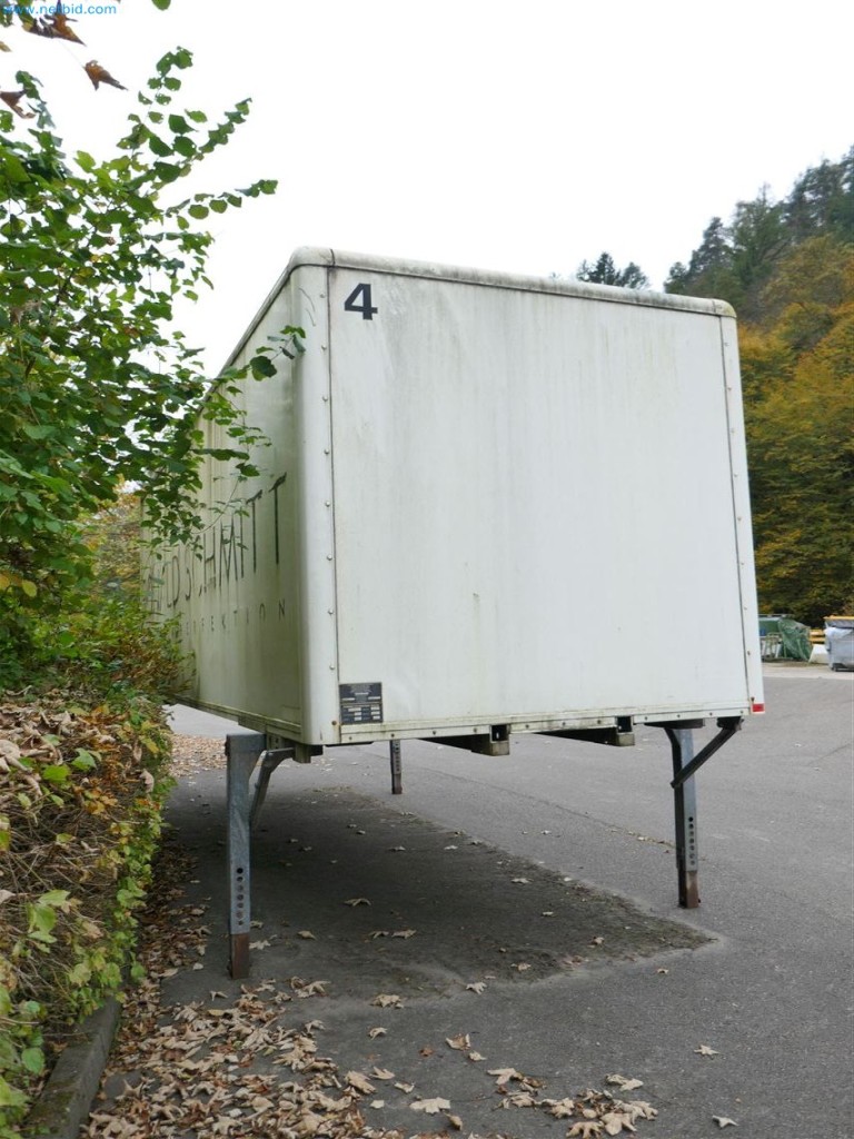 Maschinen, Warenvorräte, Lagertechnik u. Designmöbel eines Möbelherstellers-3