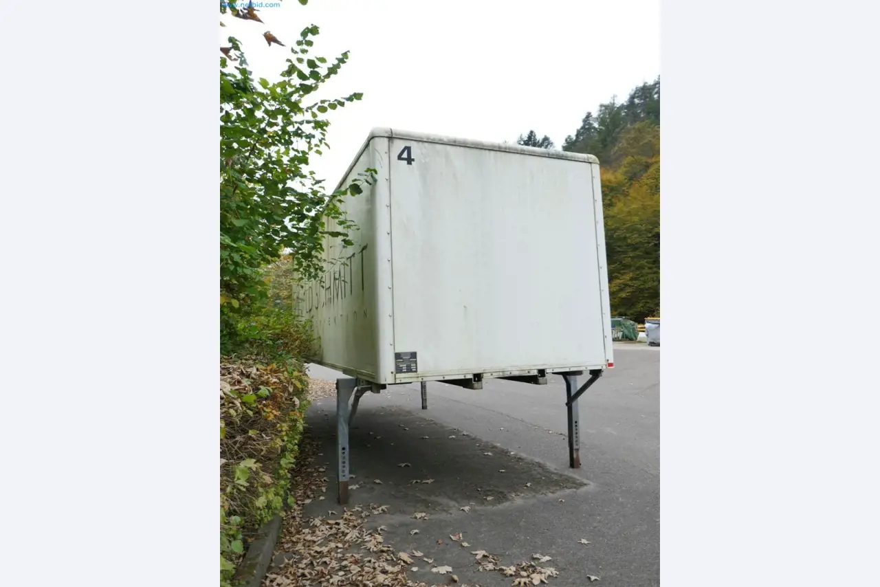 Maschinen, Warenvorräte, Lagertechnik u. Designmöbel eines Möbelherstellers-3