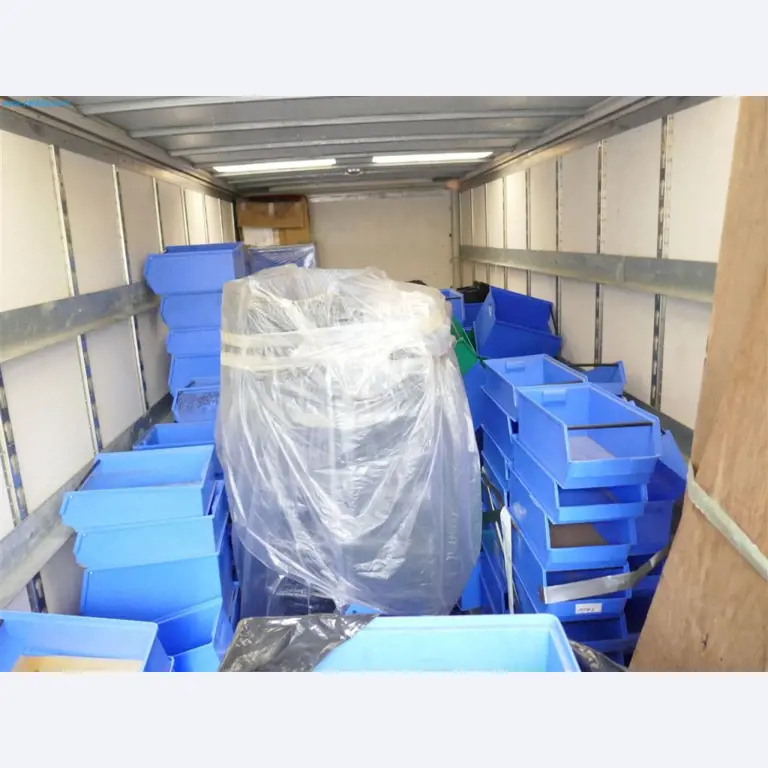 Maschinen, Warenvorräte, Lagertechnik u. Designmöbel eines Möbelherstellers-4