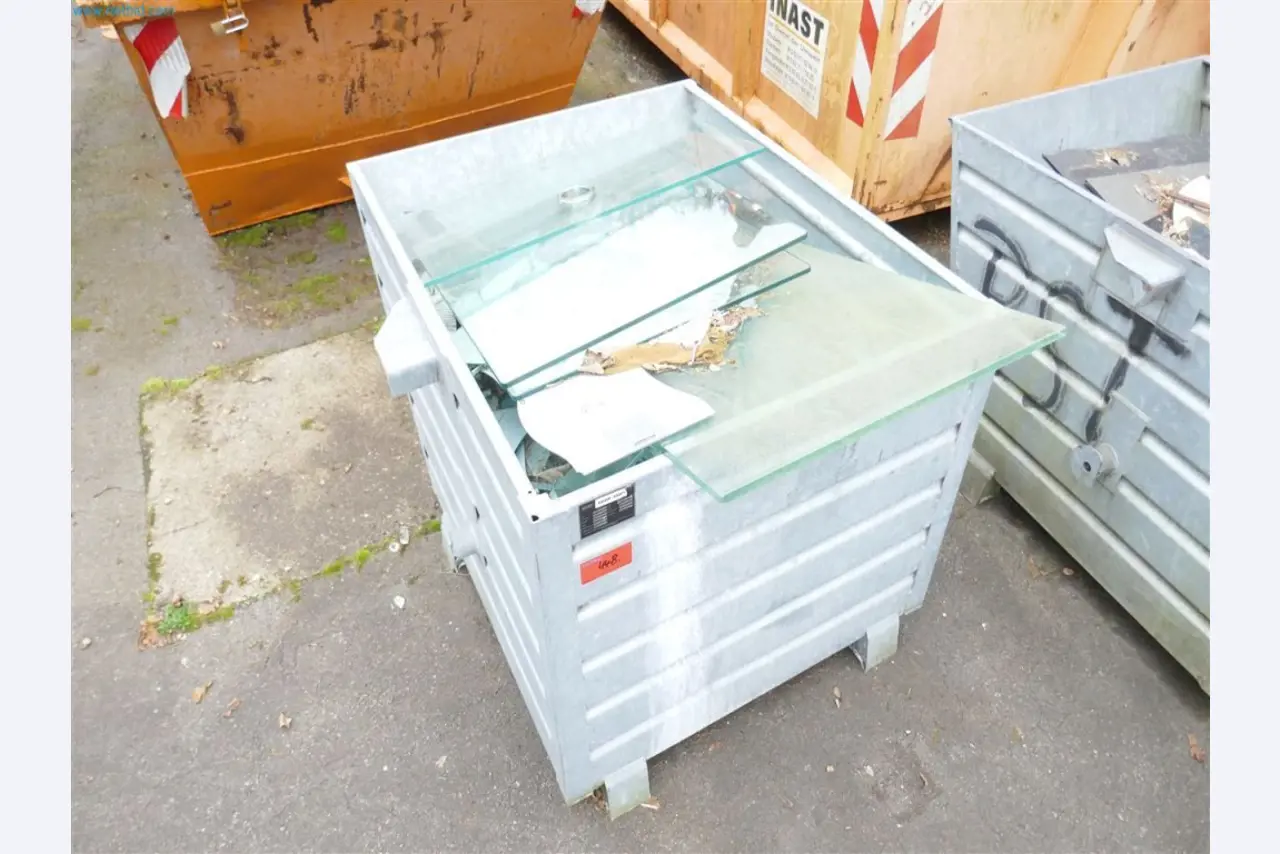 Maschinen, Warenvorräte, Lagertechnik u. Designmöbel eines Möbelherstellers-3