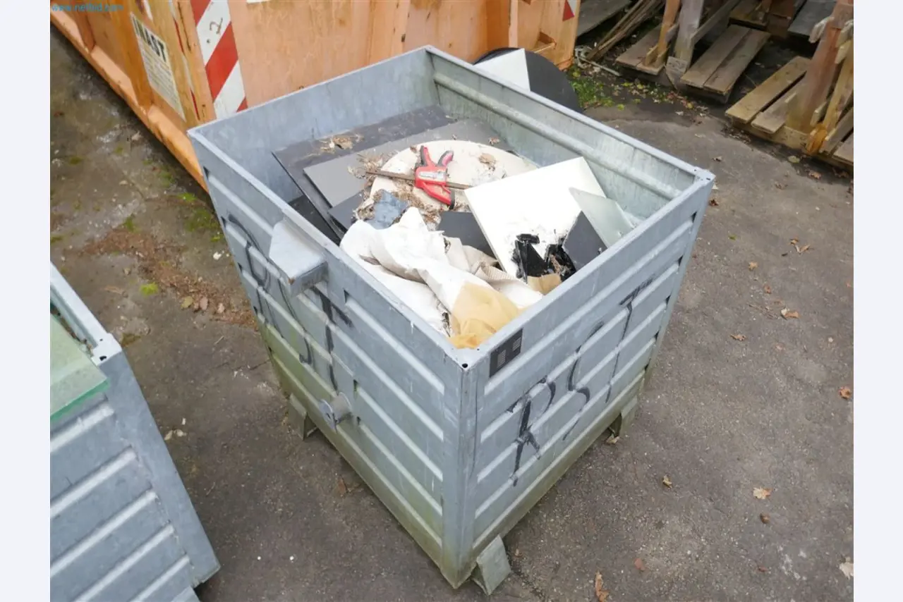 Maschinen, Warenvorräte, Lagertechnik u. Designmöbel eines Möbelherstellers-4