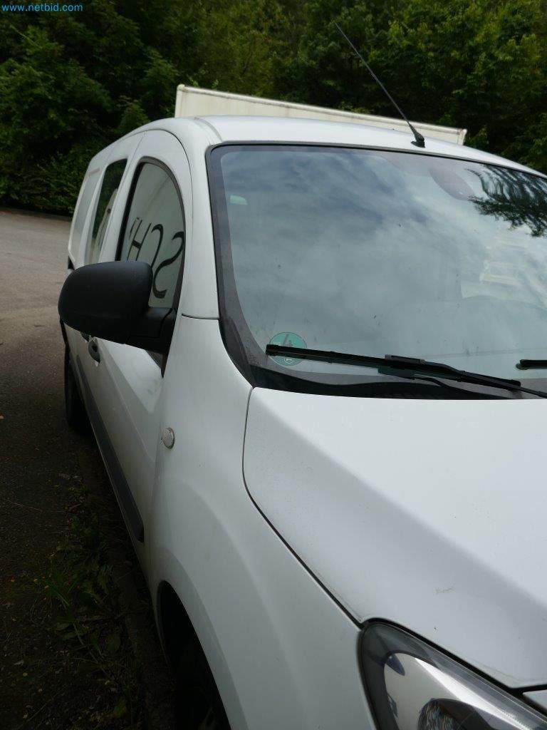 Maschinen, Warenvorräte, Lagertechnik u. Designmöbel eines Möbelherstellers-2