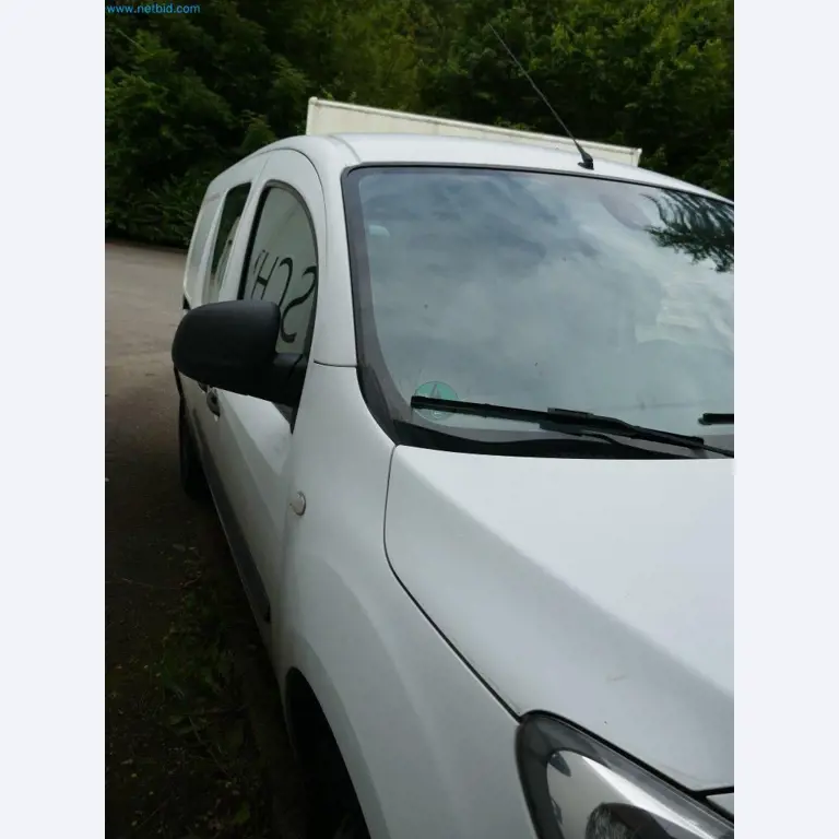 Maschinen, Warenvorräte, Lagertechnik u. Designmöbel eines Möbelherstellers-2