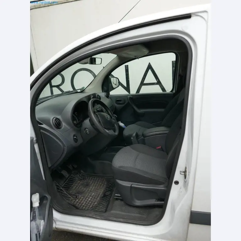 Maschinen, Warenvorräte, Lagertechnik u. Designmöbel eines Möbelherstellers-3