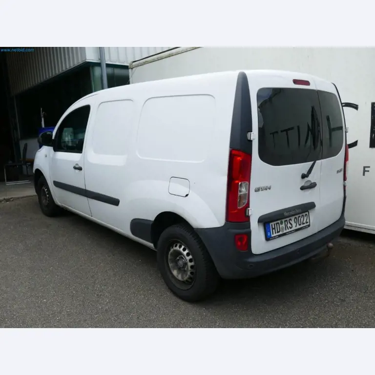 Maschinen, Warenvorräte, Lagertechnik u. Designmöbel eines Möbelherstellers-6