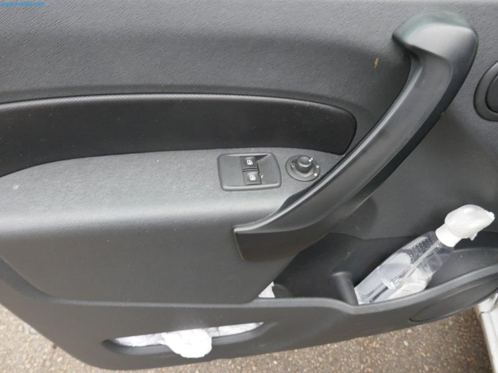 Maschinen, Warenvorräte, Lagertechnik u. Designmöbel eines Möbelherstellers-7