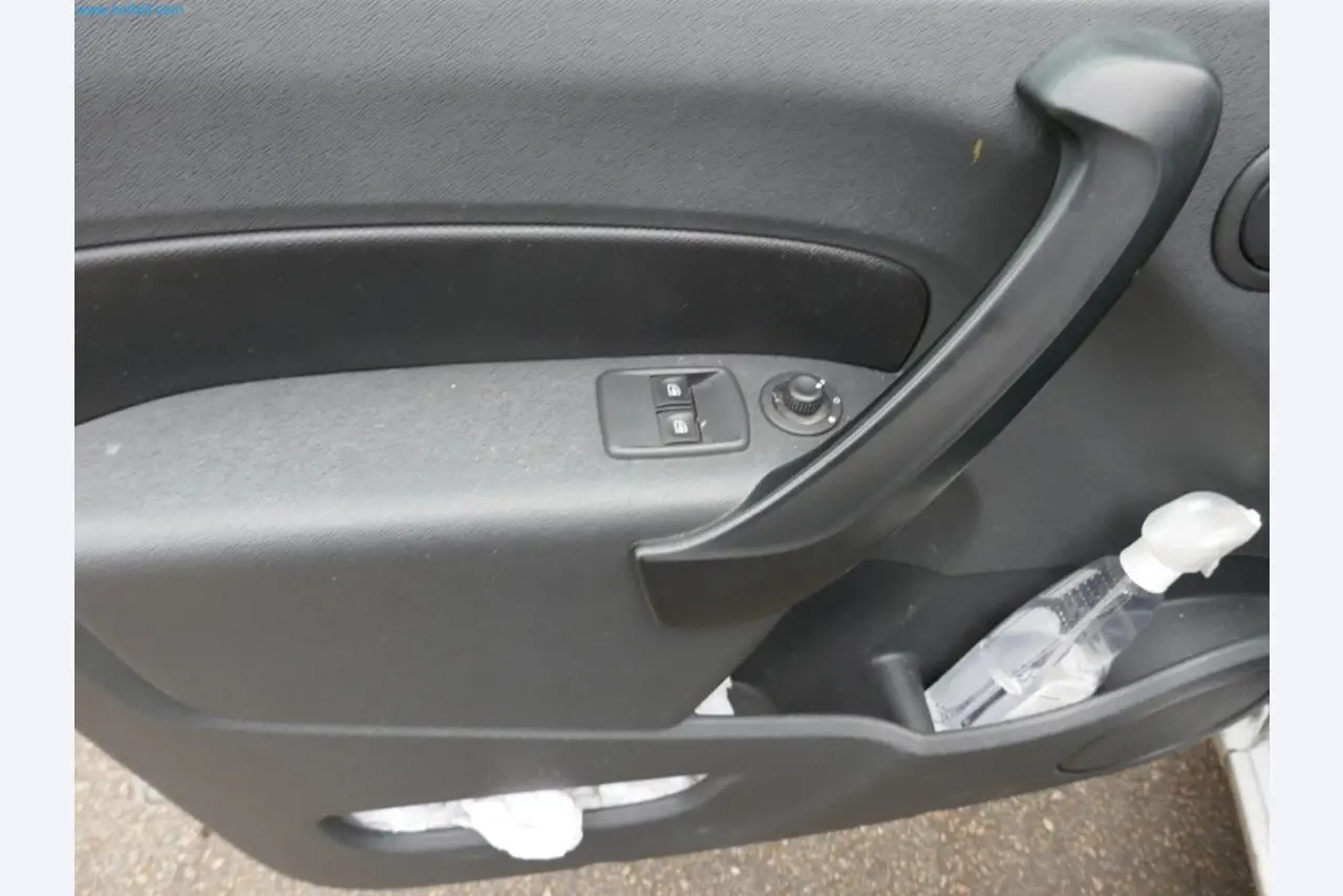 Maschinen, Warenvorräte, Lagertechnik u. Designmöbel eines Möbelherstellers-7