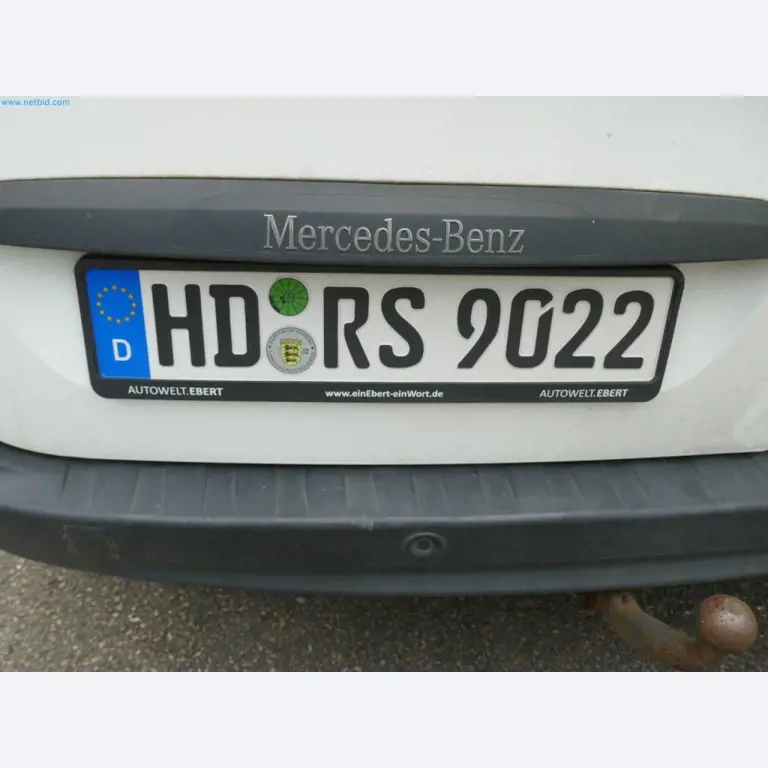 Maschinen, Warenvorräte, Lagertechnik u. Designmöbel eines Möbelherstellers-9