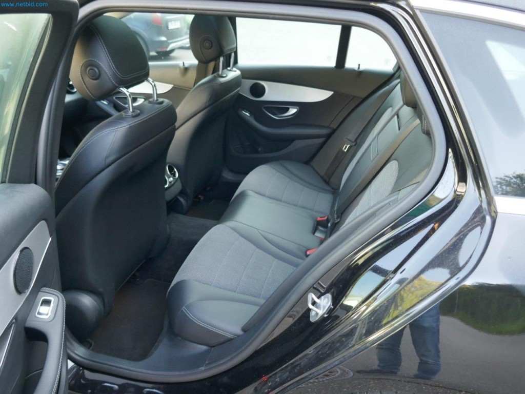 Maschinen, Warenvorräte, Lagertechnik u. Designmöbel eines Möbelherstellers-12