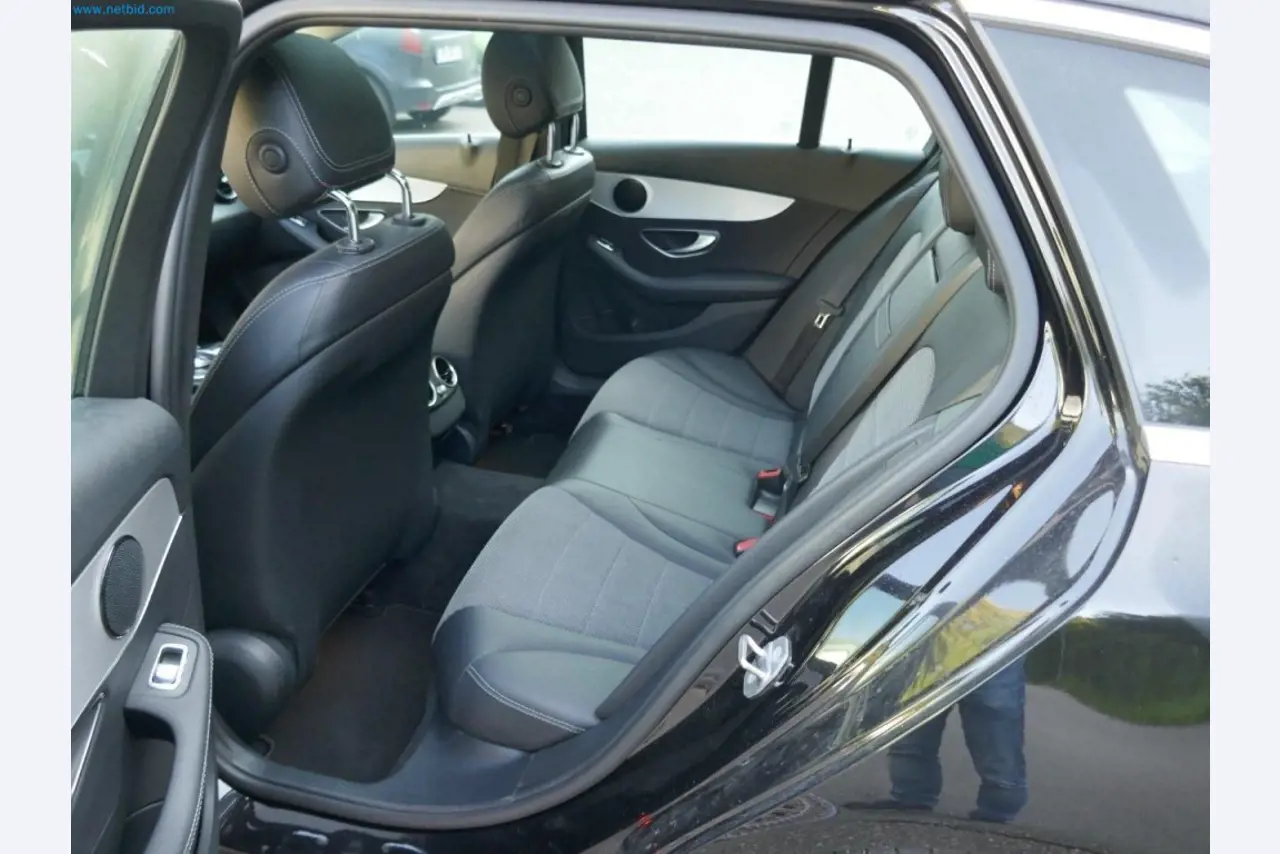 Maschinen, Warenvorräte, Lagertechnik u. Designmöbel eines Möbelherstellers-12