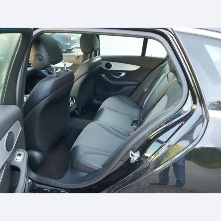 Maschinen, Warenvorräte, Lagertechnik u. Designmöbel eines Möbelherstellers-12