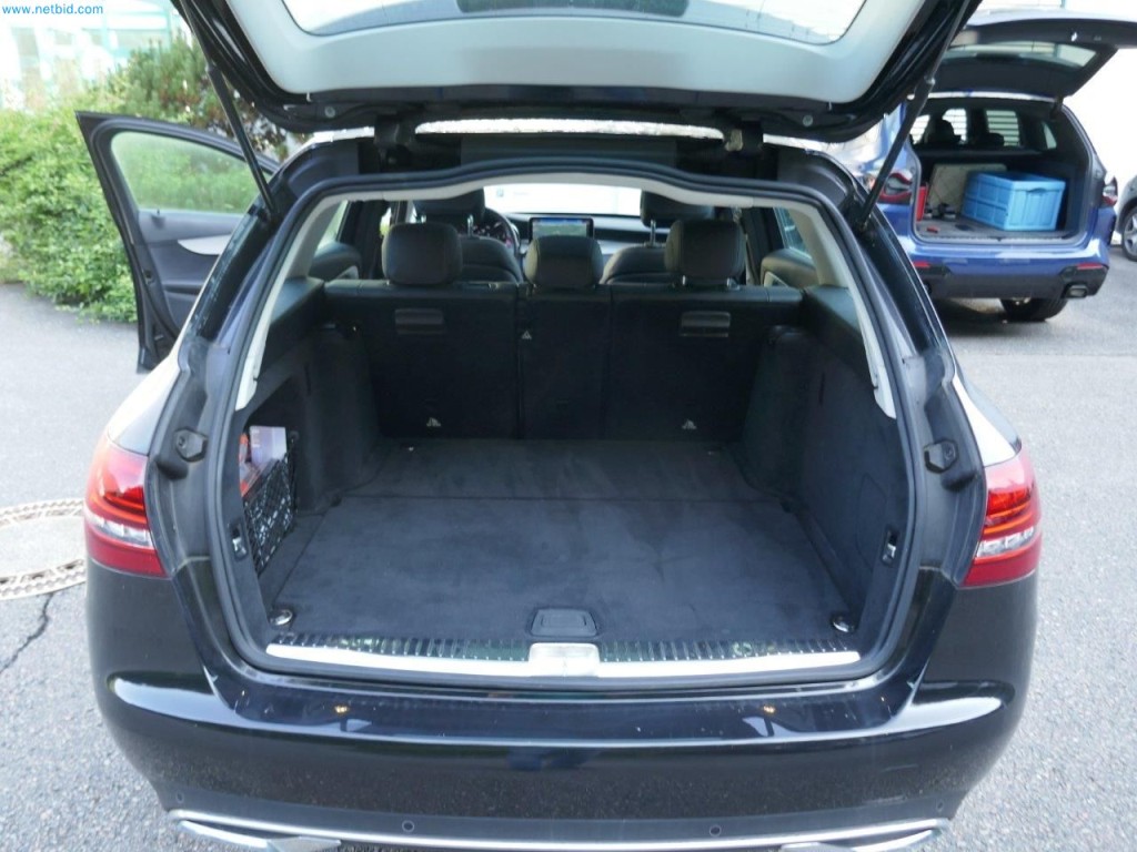 Maschinen, Warenvorräte, Lagertechnik u. Designmöbel eines Möbelherstellers-13