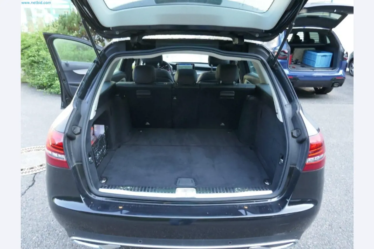 Maschinen, Warenvorräte, Lagertechnik u. Designmöbel eines Möbelherstellers-13