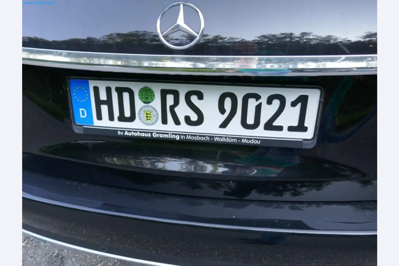 Maschinen, Warenvorräte, Lagertechnik u. Designmöbel eines Möbelherstellers-14