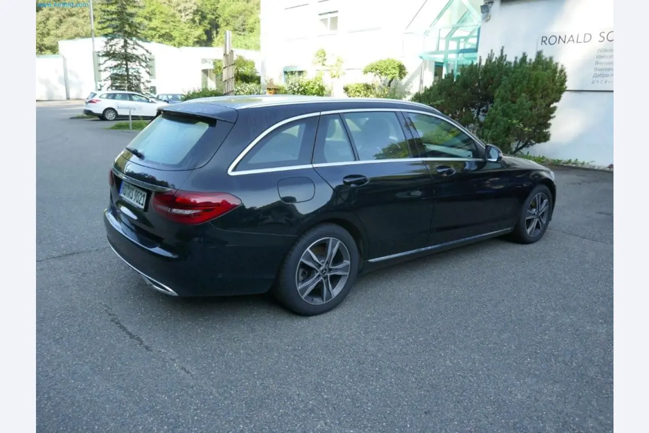 Maschinen, Warenvorräte, Lagertechnik u. Designmöbel eines Möbelherstellers-2