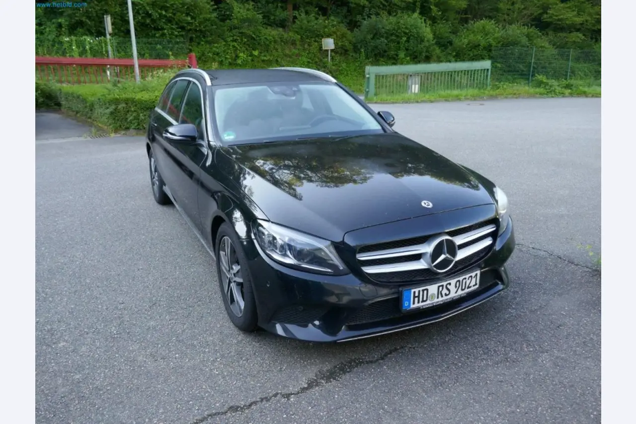 Maschinen, Warenvorräte, Lagertechnik u. Designmöbel eines Möbelherstellers-3