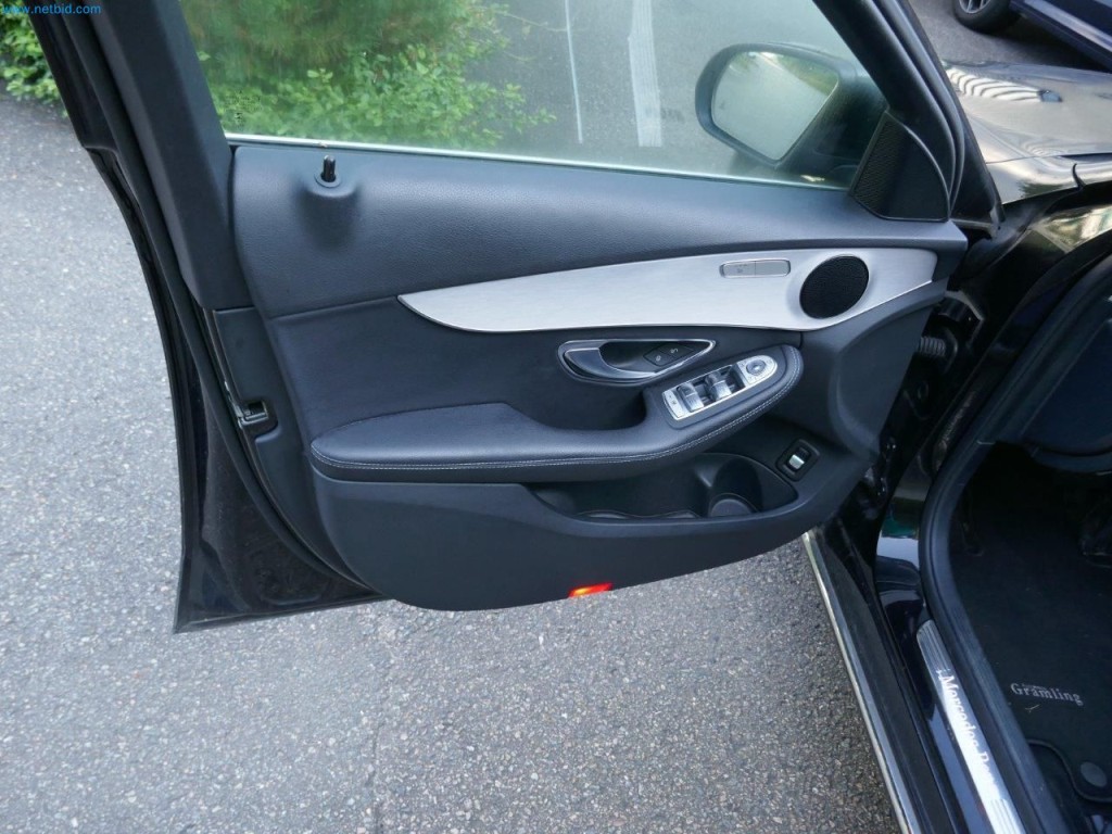 Maschinen, Warenvorräte, Lagertechnik u. Designmöbel eines Möbelherstellers-4