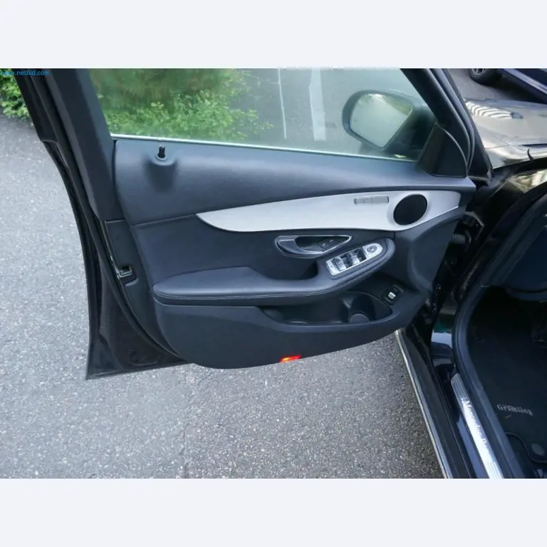 Maschinen, Warenvorräte, Lagertechnik u. Designmöbel eines Möbelherstellers-4