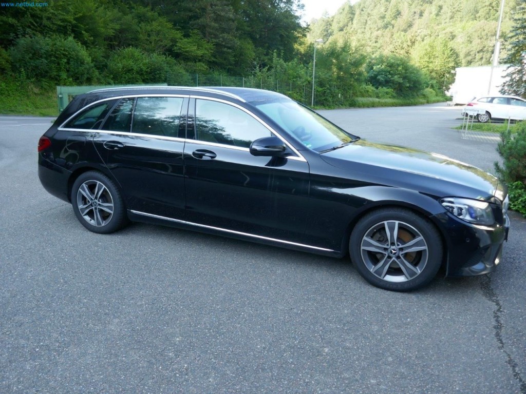 Maschinen, Warenvorräte, Lagertechnik u. Designmöbel eines Möbelherstellers-5