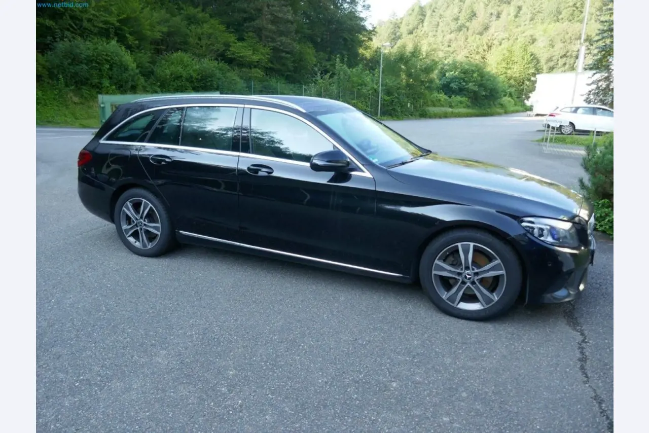 Maschinen, Warenvorräte, Lagertechnik u. Designmöbel eines Möbelherstellers-5