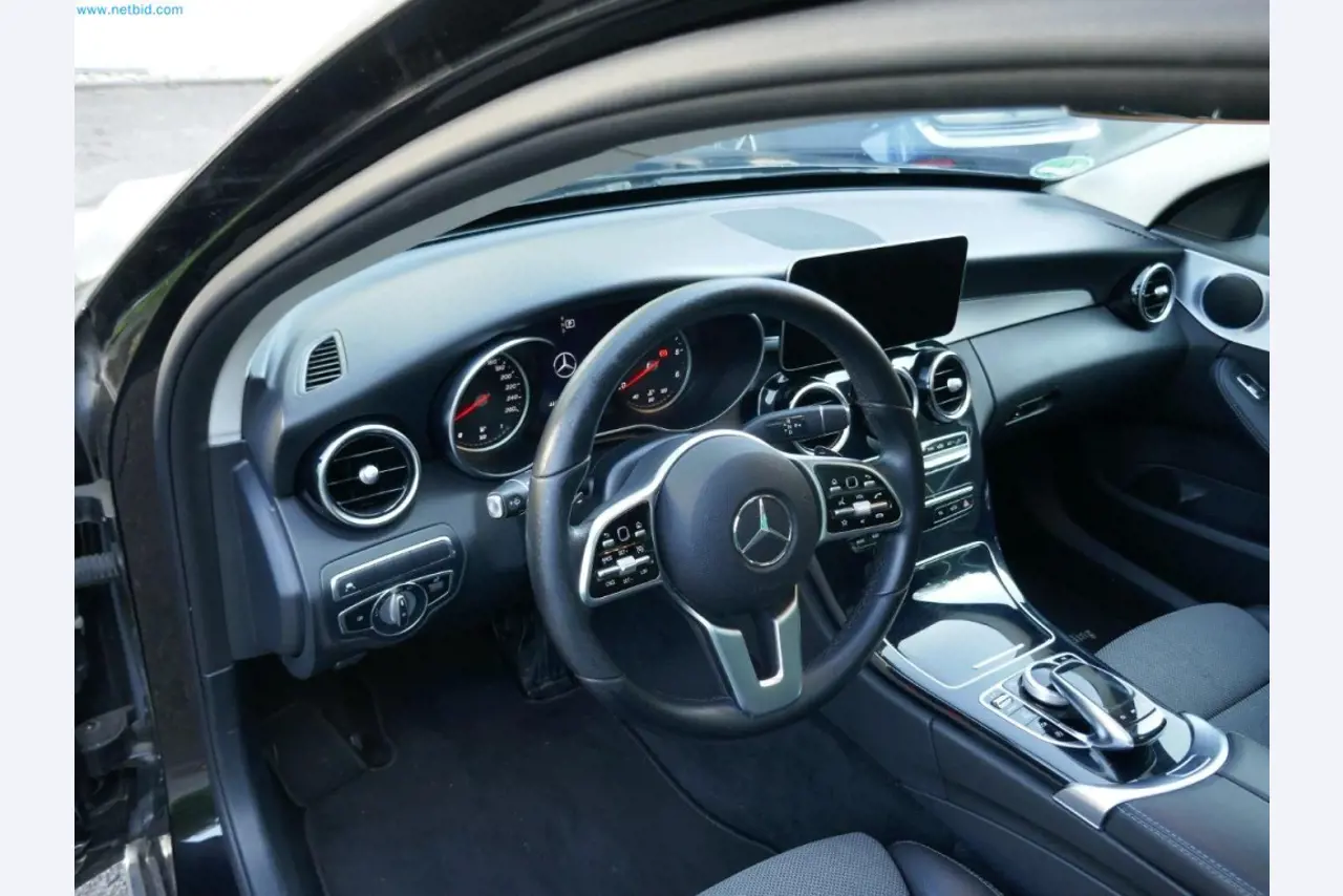 Maschinen, Warenvorräte, Lagertechnik u. Designmöbel eines Möbelherstellers-8