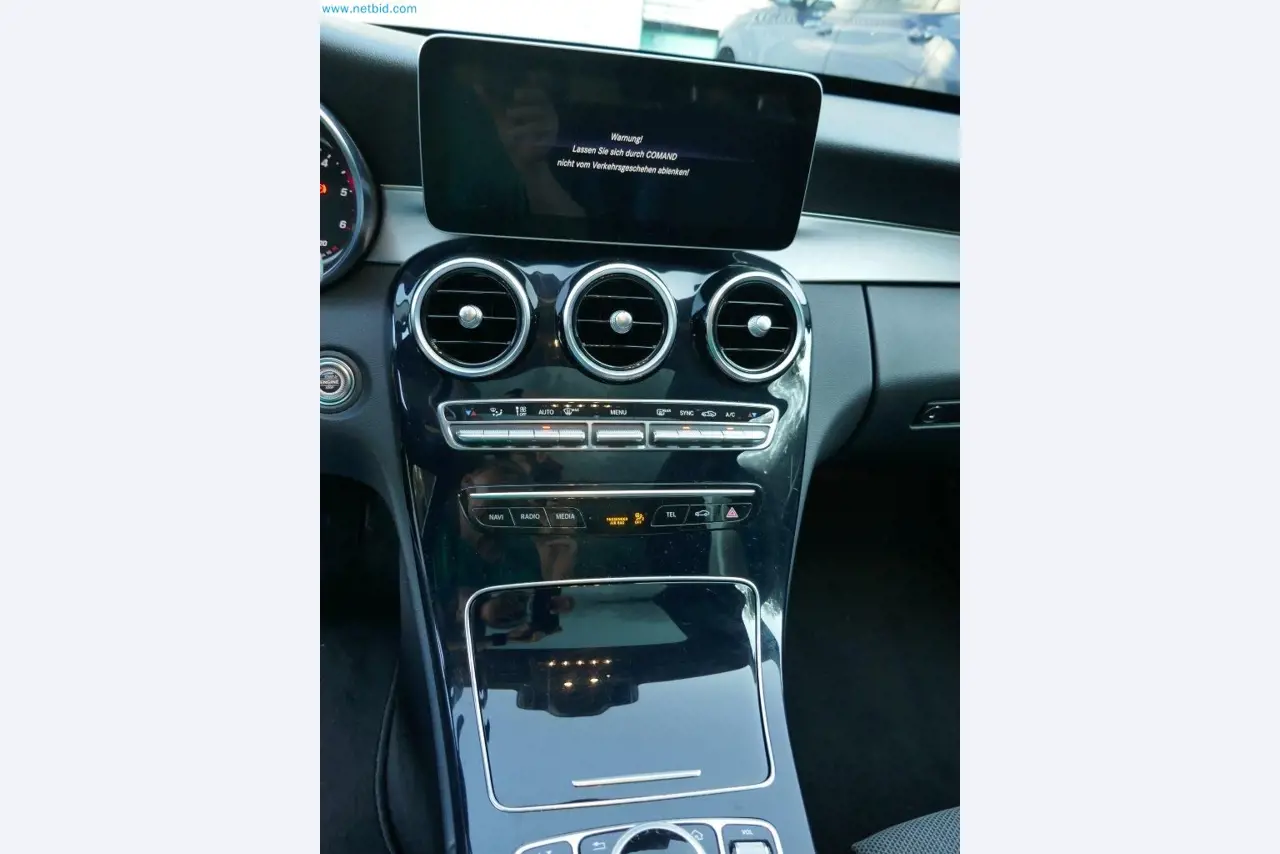 Maschinen, Warenvorräte, Lagertechnik u. Designmöbel eines Möbelherstellers-9