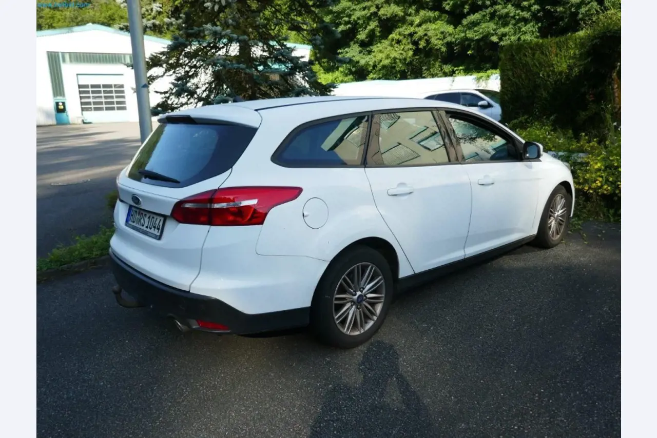 Maschinen, Warenvorräte, Lagertechnik u. Designmöbel eines Möbelherstellers-4