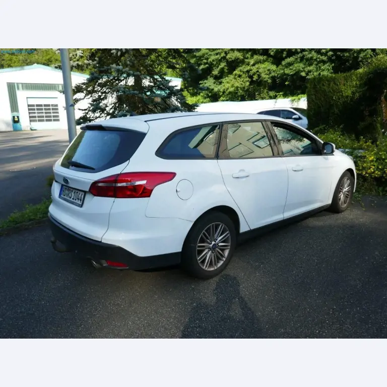 Maschinen, Warenvorräte, Lagertechnik u. Designmöbel eines Möbelherstellers-4