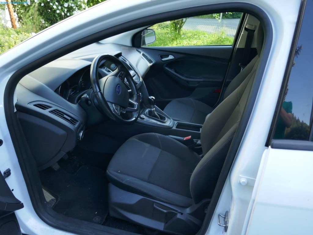 Maschinen, Warenvorräte, Lagertechnik u. Designmöbel eines Möbelherstellers-8