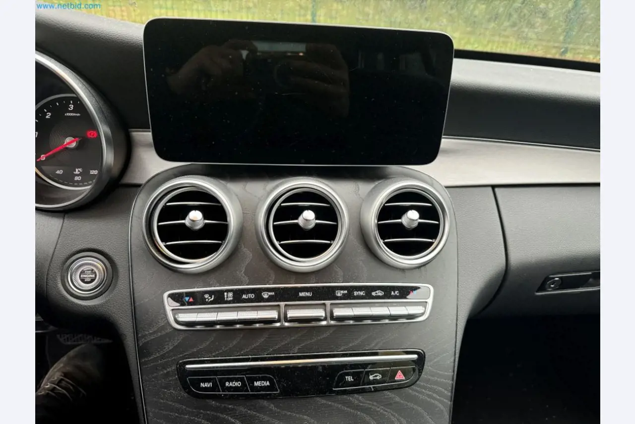 Maschinen, Warenvorräte, Lagertechnik u. Designmöbel eines Möbelherstellers-11