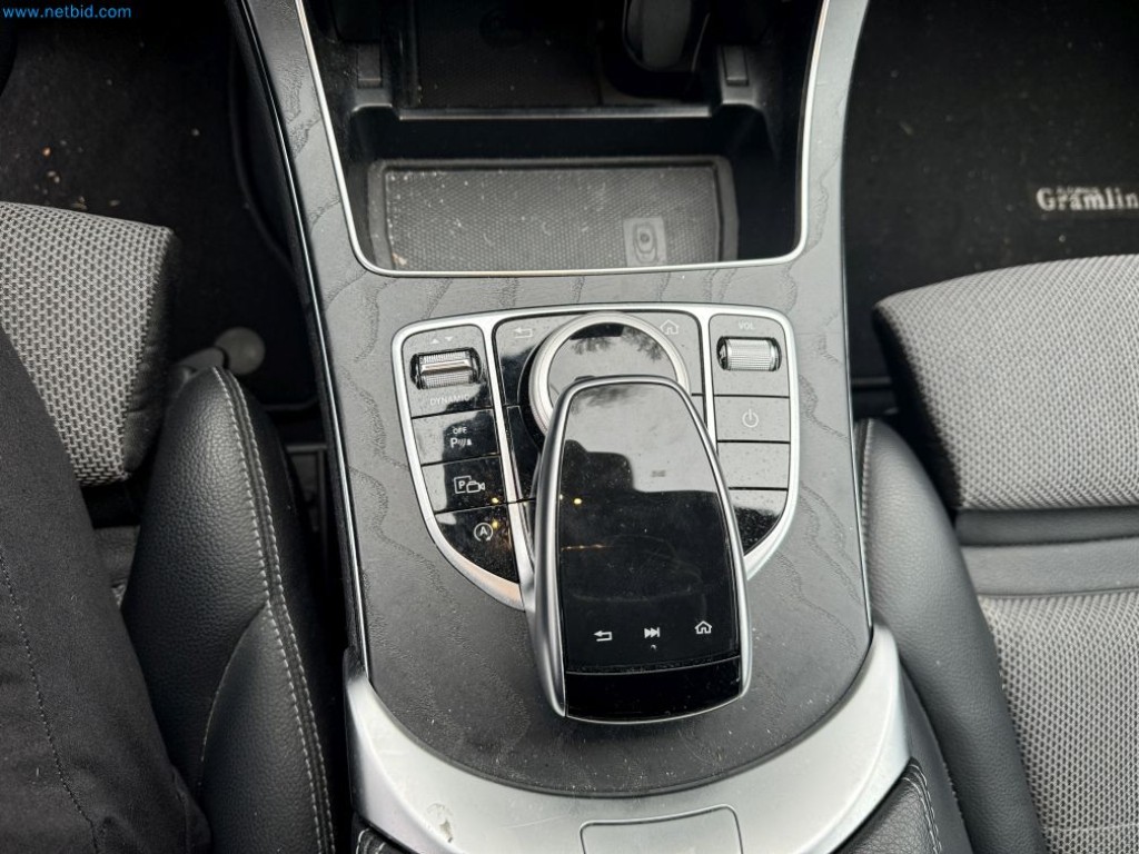 Maschinen, Warenvorräte, Lagertechnik u. Designmöbel eines Möbelherstellers-12