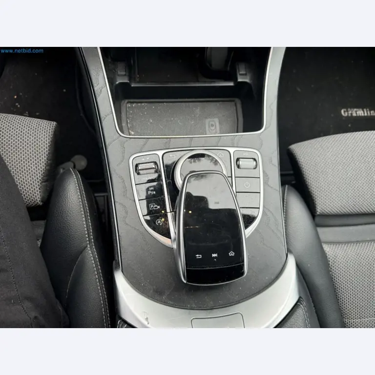 Maschinen, Warenvorräte, Lagertechnik u. Designmöbel eines Möbelherstellers-12