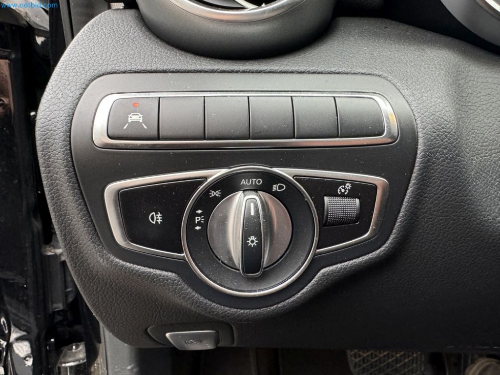 Maschinen, Warenvorräte, Lagertechnik u. Designmöbel eines Möbelherstellers-14