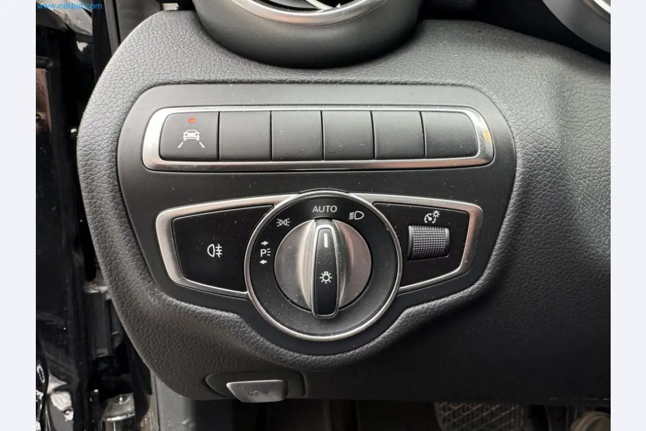 Maschinen, Warenvorräte, Lagertechnik u. Designmöbel eines Möbelherstellers-14