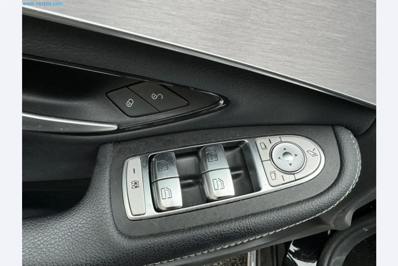 Maschinen, Warenvorräte, Lagertechnik u. Designmöbel eines Möbelherstellers-16