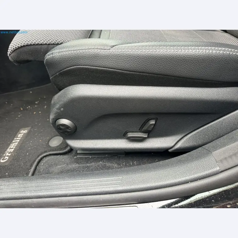 Maschinen, Warenvorräte, Lagertechnik u. Designmöbel eines Möbelherstellers-17