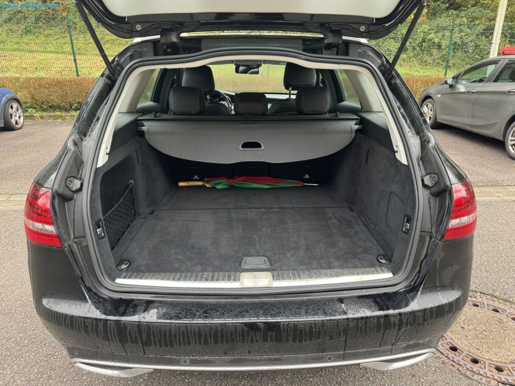 Maschinen, Warenvorräte, Lagertechnik u. Designmöbel eines Möbelherstellers-18