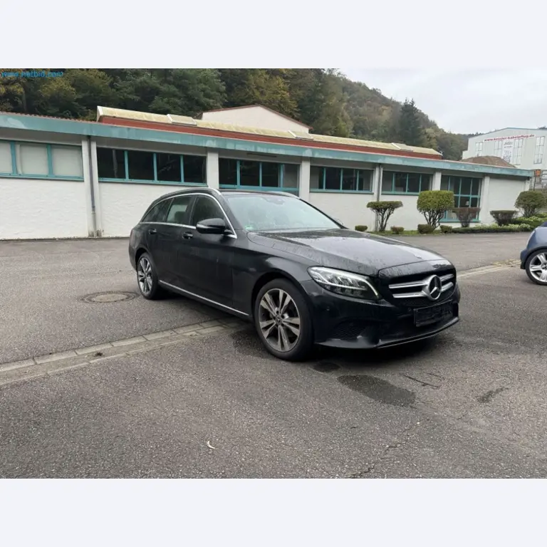 Maschinen, Warenvorräte, Lagertechnik u. Designmöbel eines Möbelherstellers-1