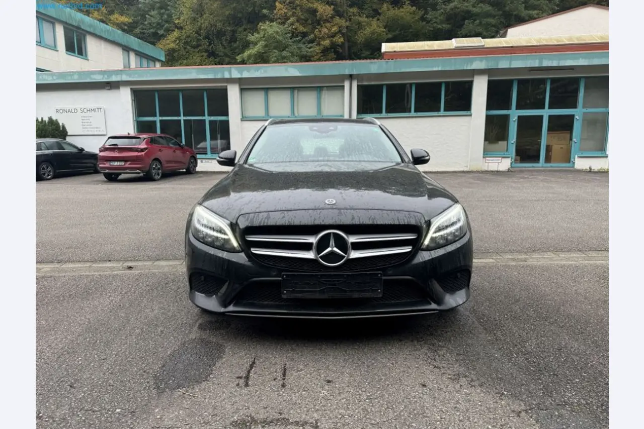 Maschinen, Warenvorräte, Lagertechnik u. Designmöbel eines Möbelherstellers-4